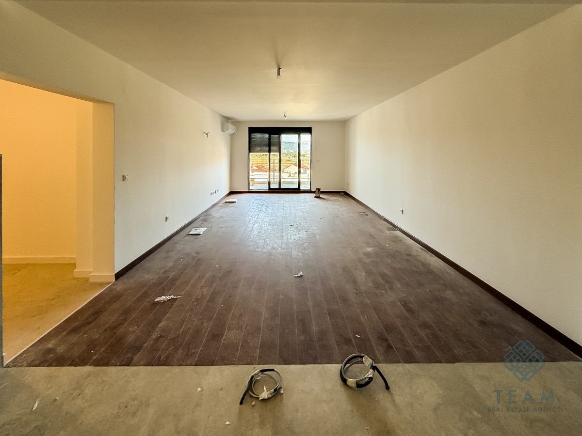 Podgorica, Tološka šuma, Üç odalı daire 127 m²